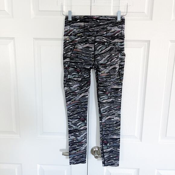 Lululemon Fast and Free 7/8 Tight in Mini Sweatr Multi Black - Picture 5 of 7